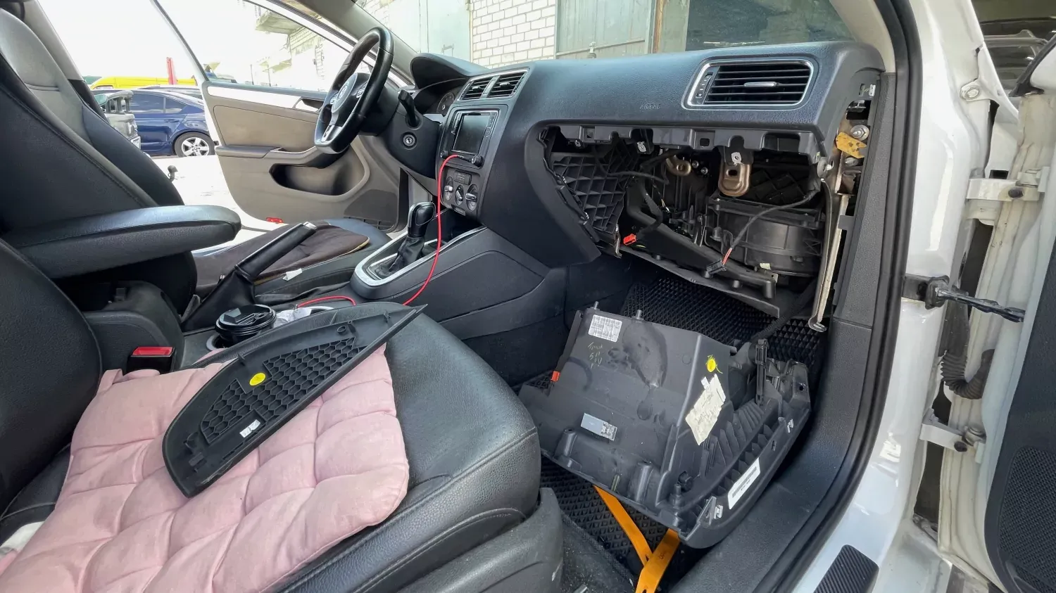 Розібраний бардачок