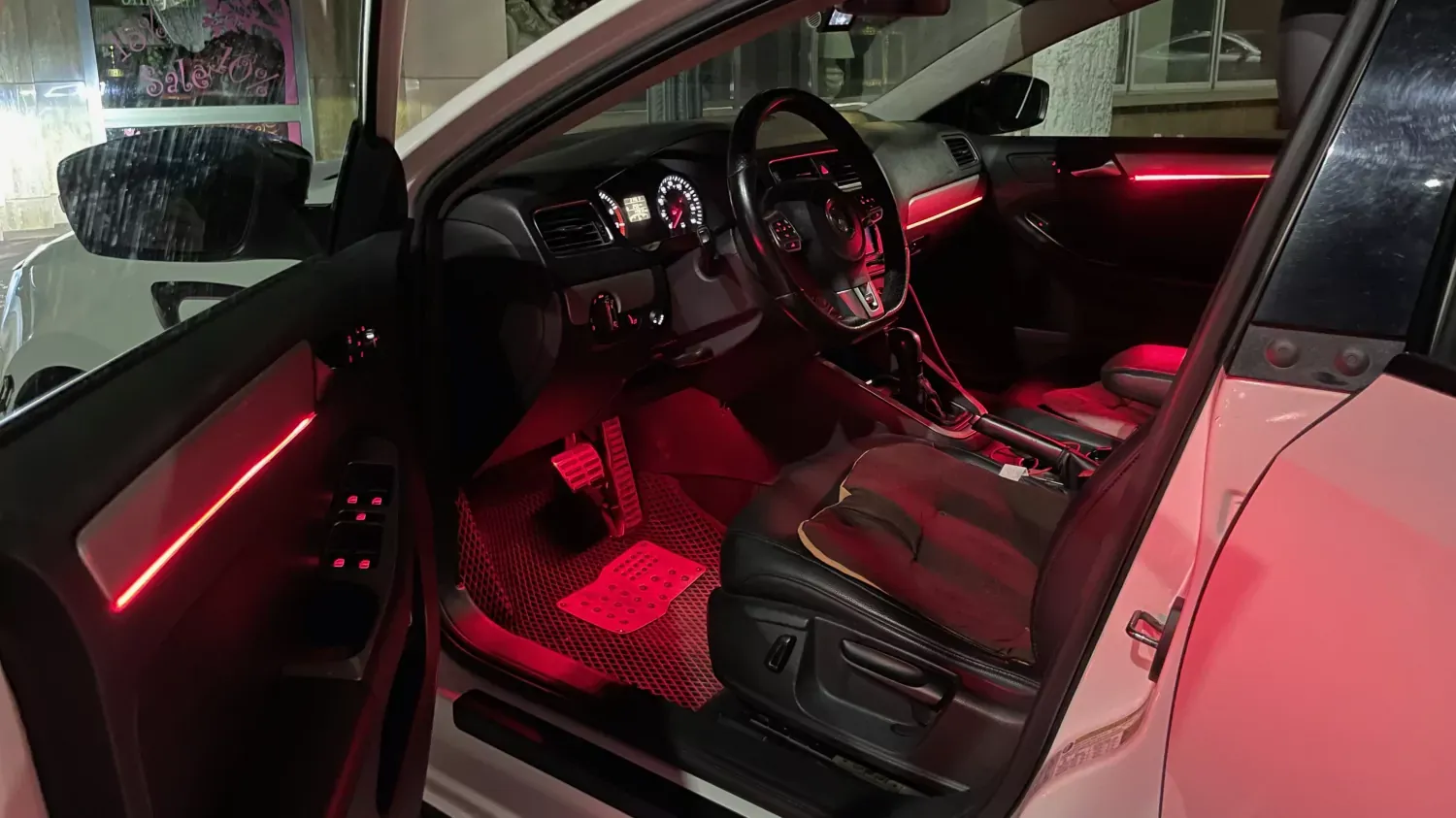 Але вживу воно не таке яскраве