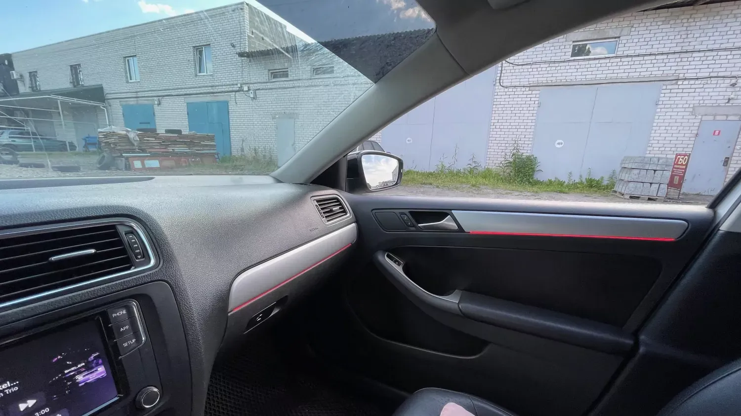 Стійки без прорізей під динаміки