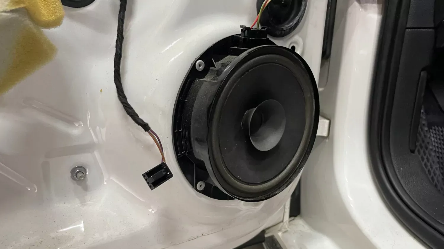 Стокові динаміки VW Jetta MK6