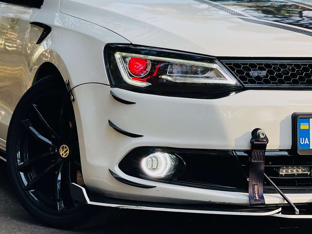 Jetta MK6: Стильний апгрейд із заміною шильдика